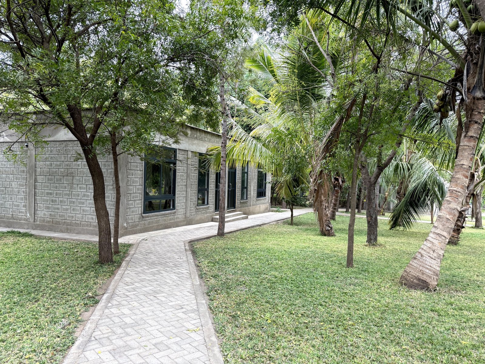 Path to the Nagira conference centre through the gardens